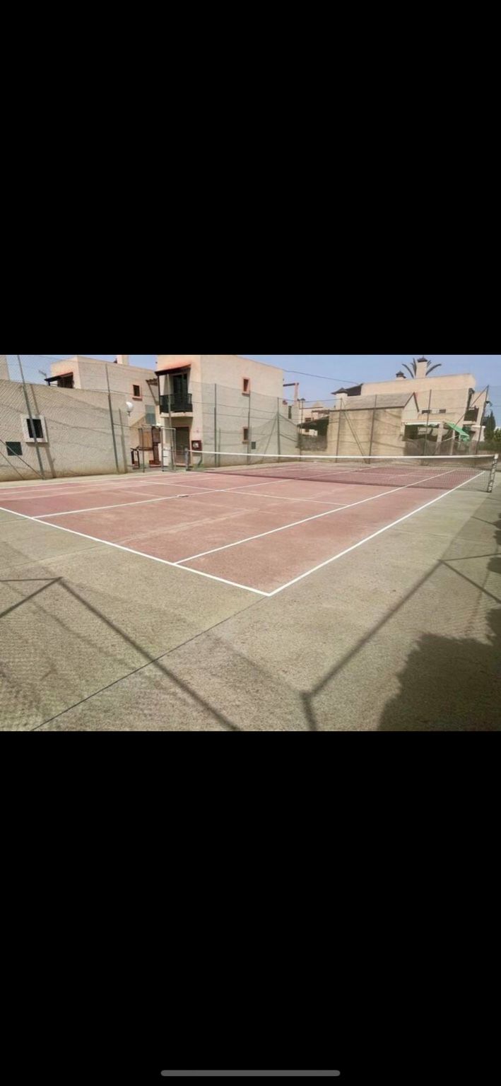 Terrain de tennis